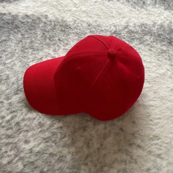 Red Cap -  FREE with purchase - Picture 5 of 9